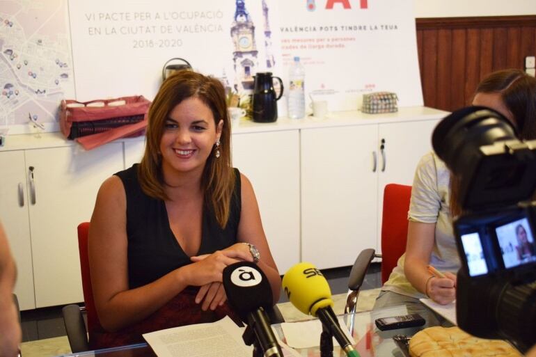 Sandra Gómez durante un desayuno informativo