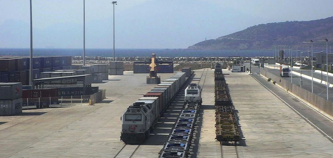 Terminal de ferrocarril del puerto de Algeciras