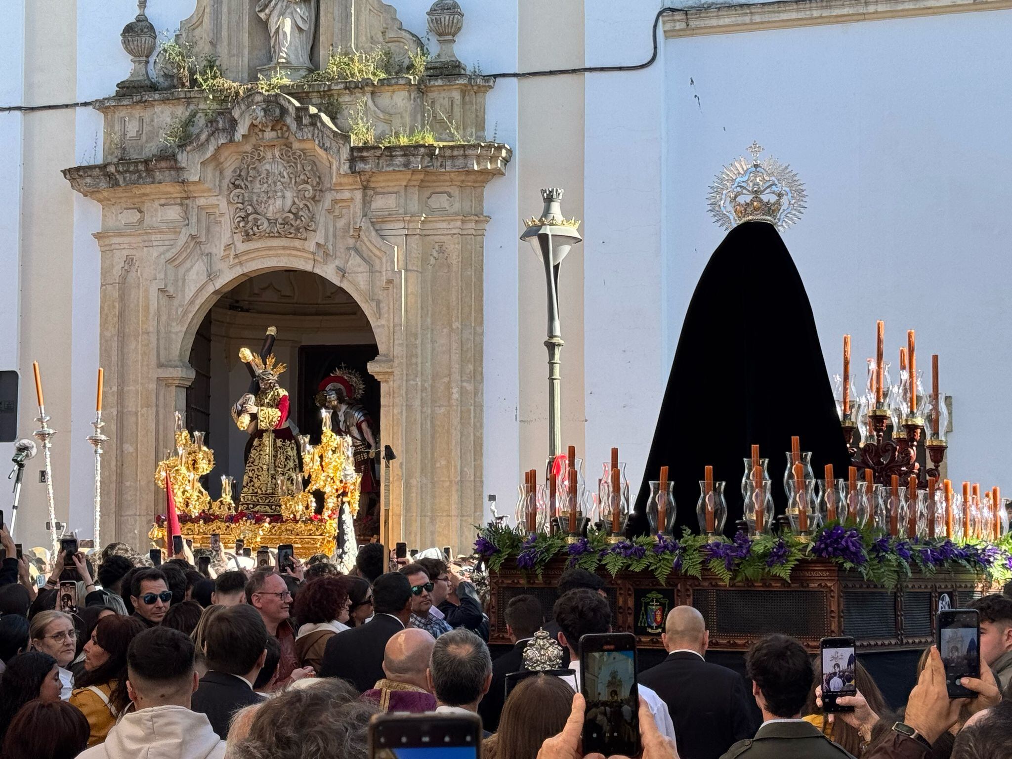 Las hermandades Universitaria y Buen Suceso coinciden en San Andrés