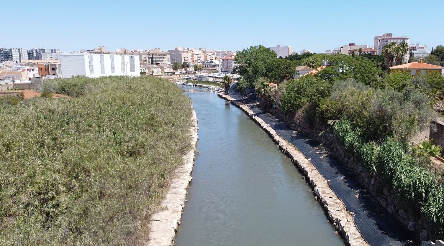 El proyecto del Barranco de Beniopa ha finalizado ya la primera fase de eliminación de la vegetación exótica invasora y la colocación de mantas.