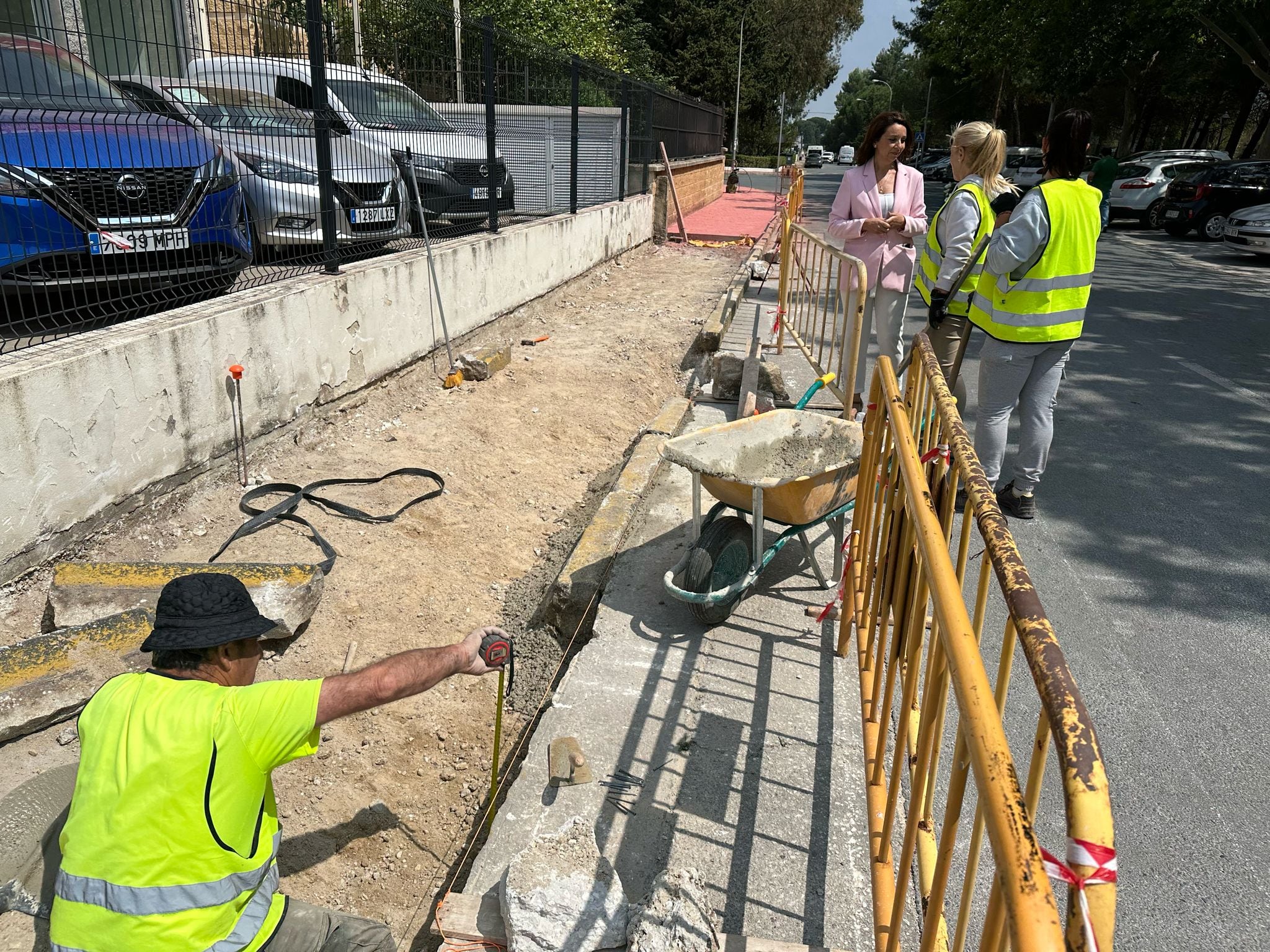 La concejala de Obras visita una de las obras que se están desarrollando en el polígono industrial El Fuerte