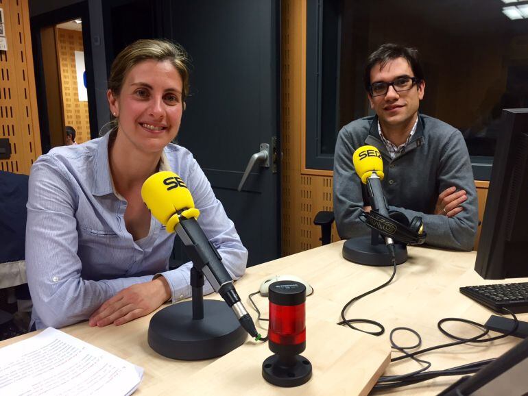 Joana e Ignacio del Colegio de Farmacéuticos de Palencia.