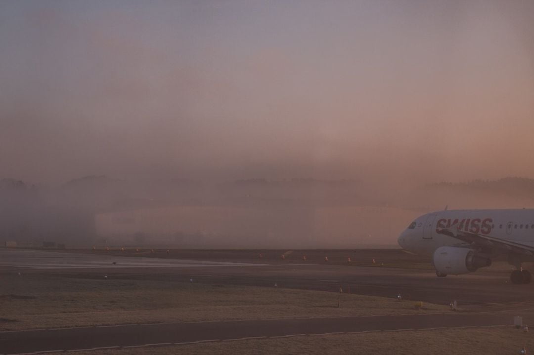 Niebla en un aeropuerto