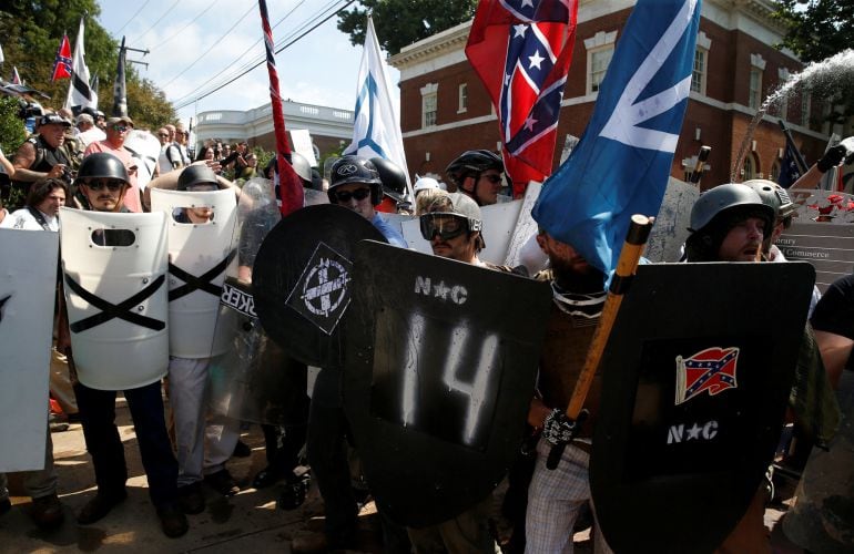 Momento de la manifestación convocada en Charlottesville, Virginia.