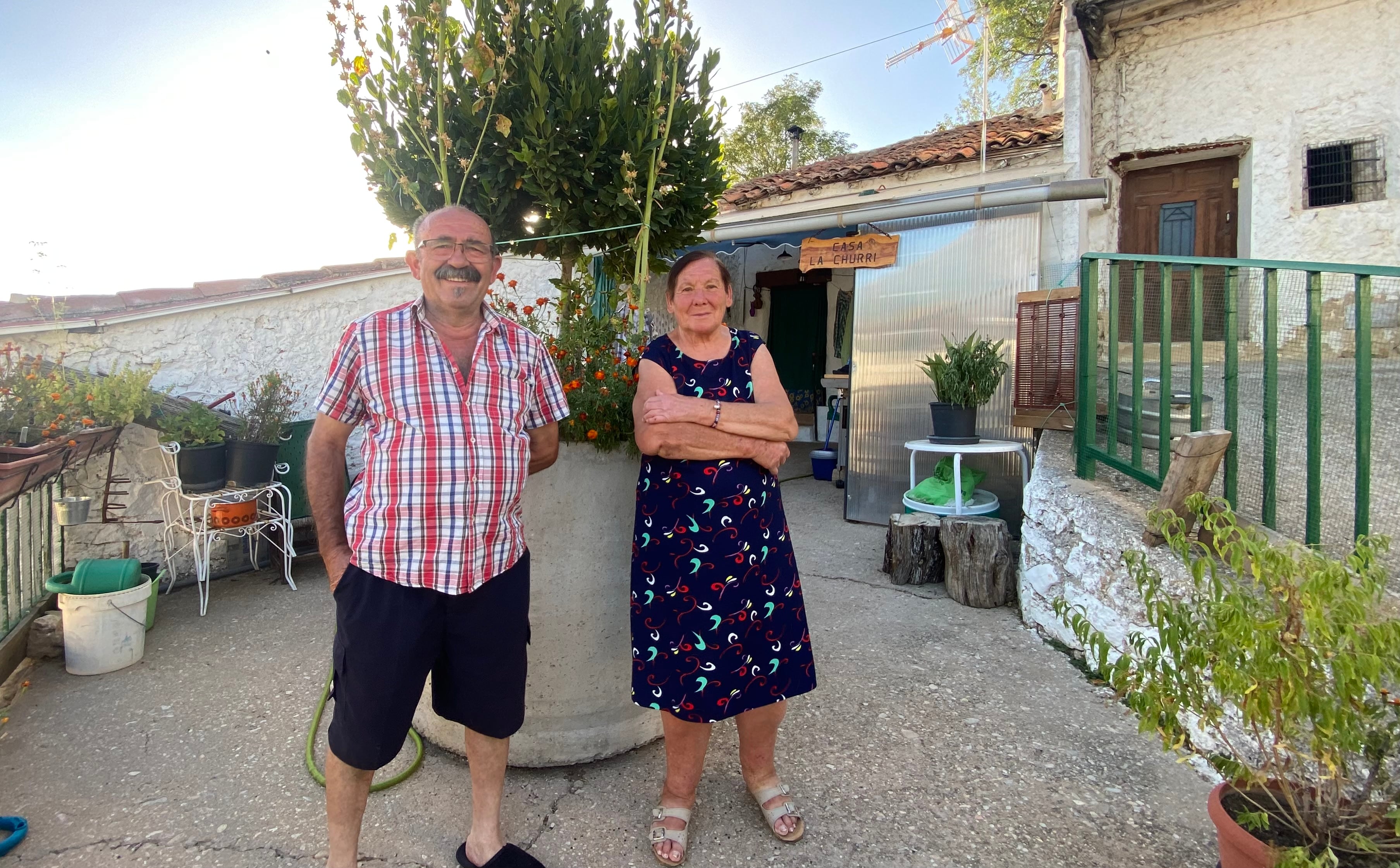 Isabelo y su mujer Isabel, vecinos de La Cierva.