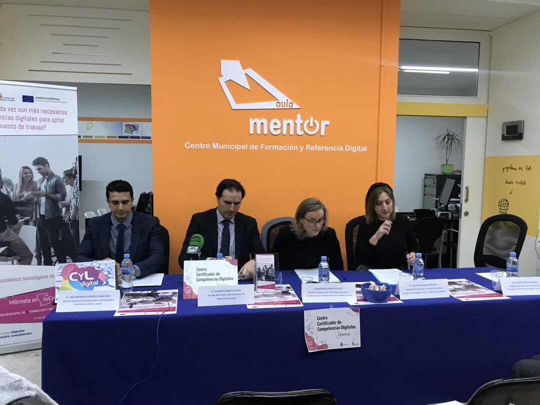 Junta de CyL y Ayuntamiento presentan nuevos servicios del Aula Mentor