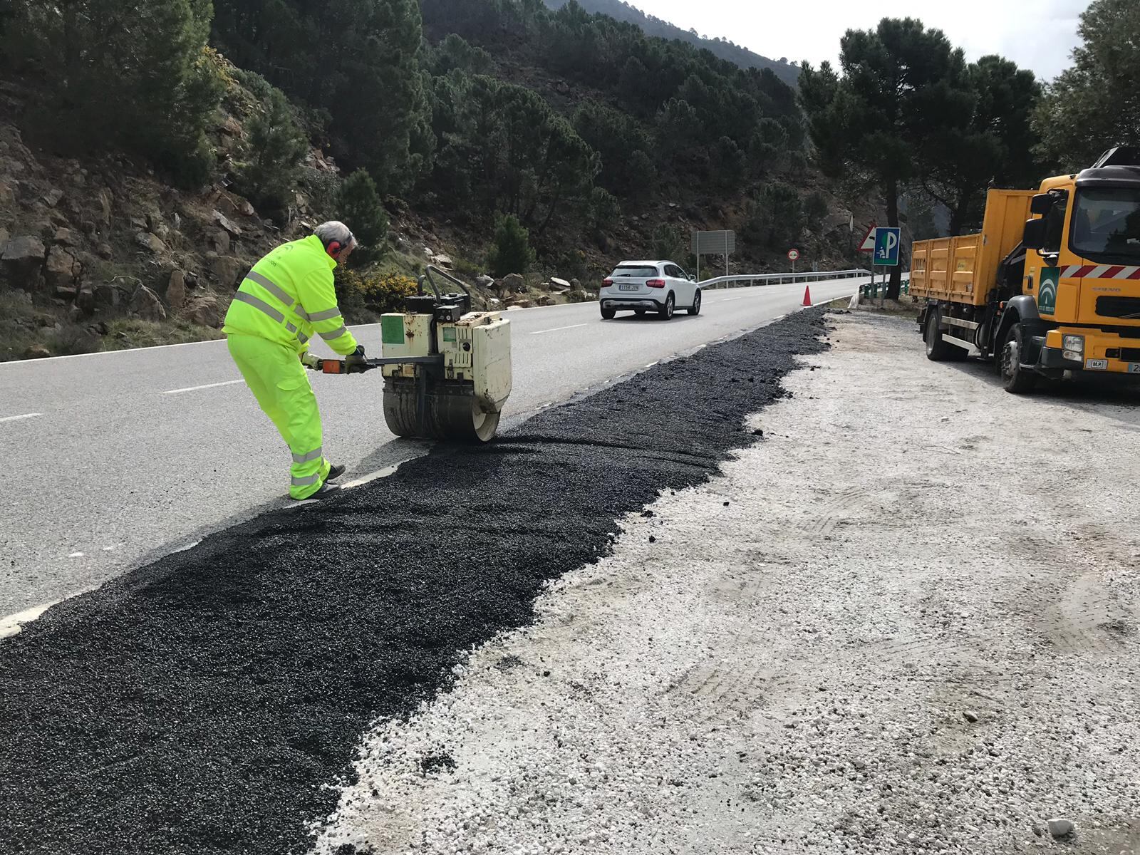 La Consejería de Fomento invertirá casi 9,5 millones para mantener 453 kilómetros de vías de Málaga durante un periodo de 48 meses