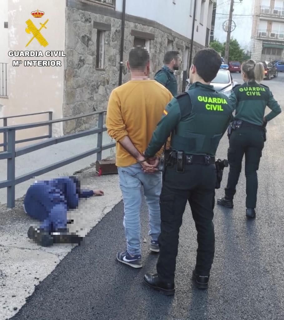 La rápida actuación de la Guardia Civil permitió la detención de los presuntos ladrones momentos después del suceso