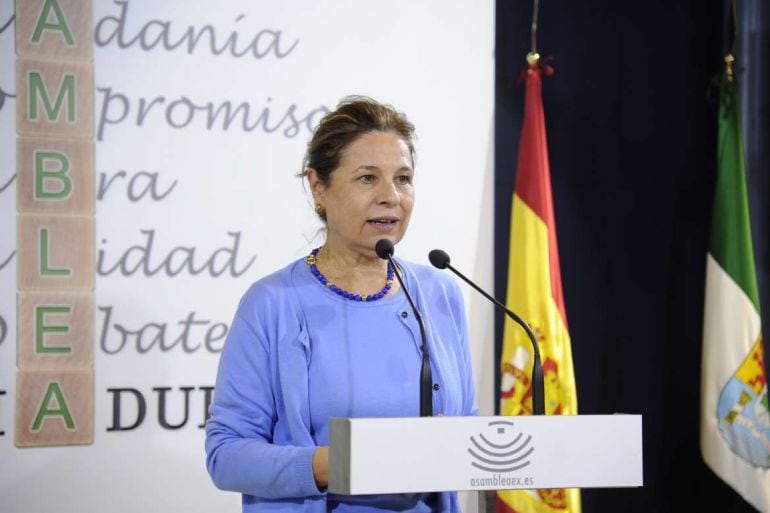 Pilar Blanco comparece tras la reunión con Podemos y PP