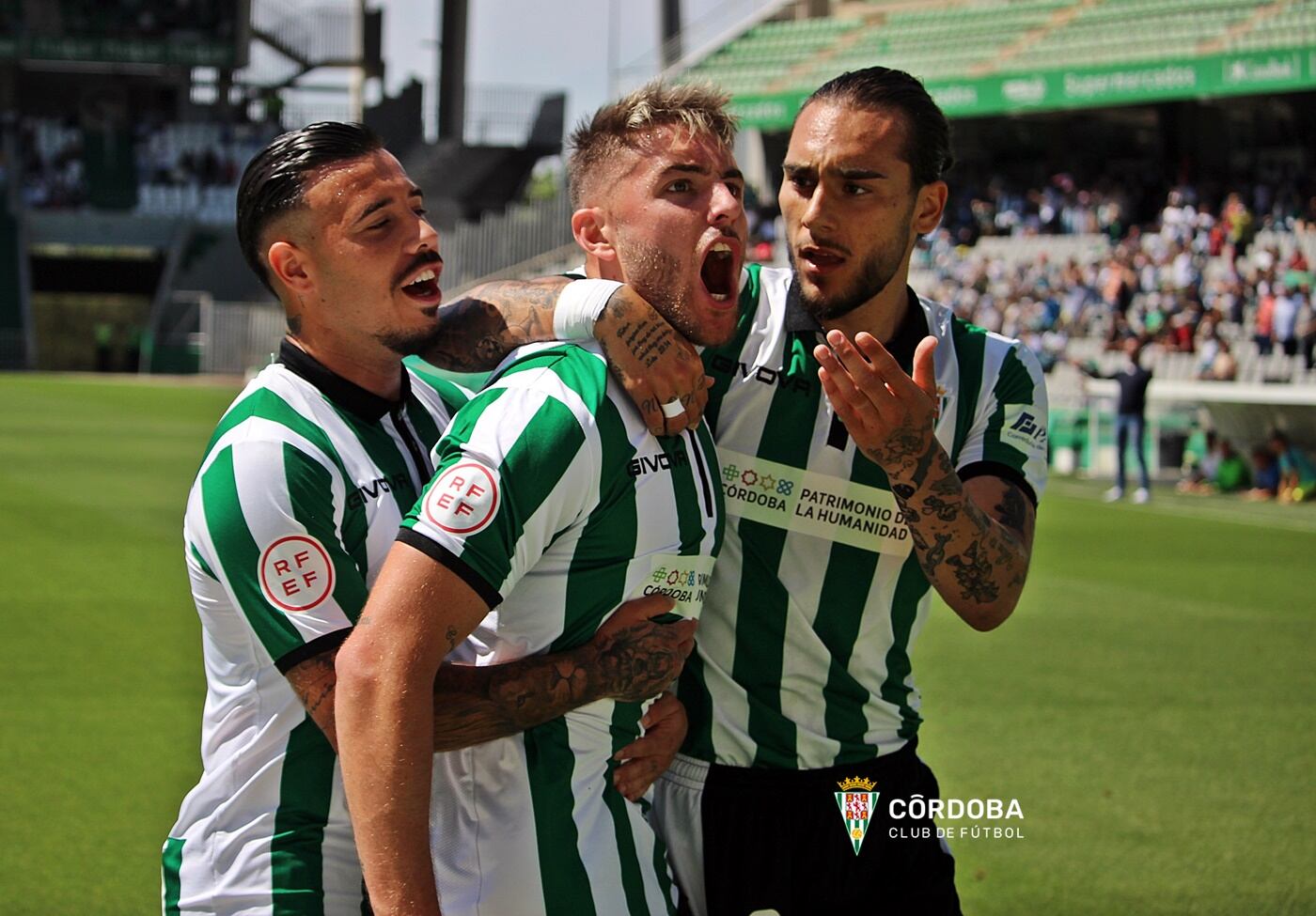 Antonio Casas celebrando un gol.
