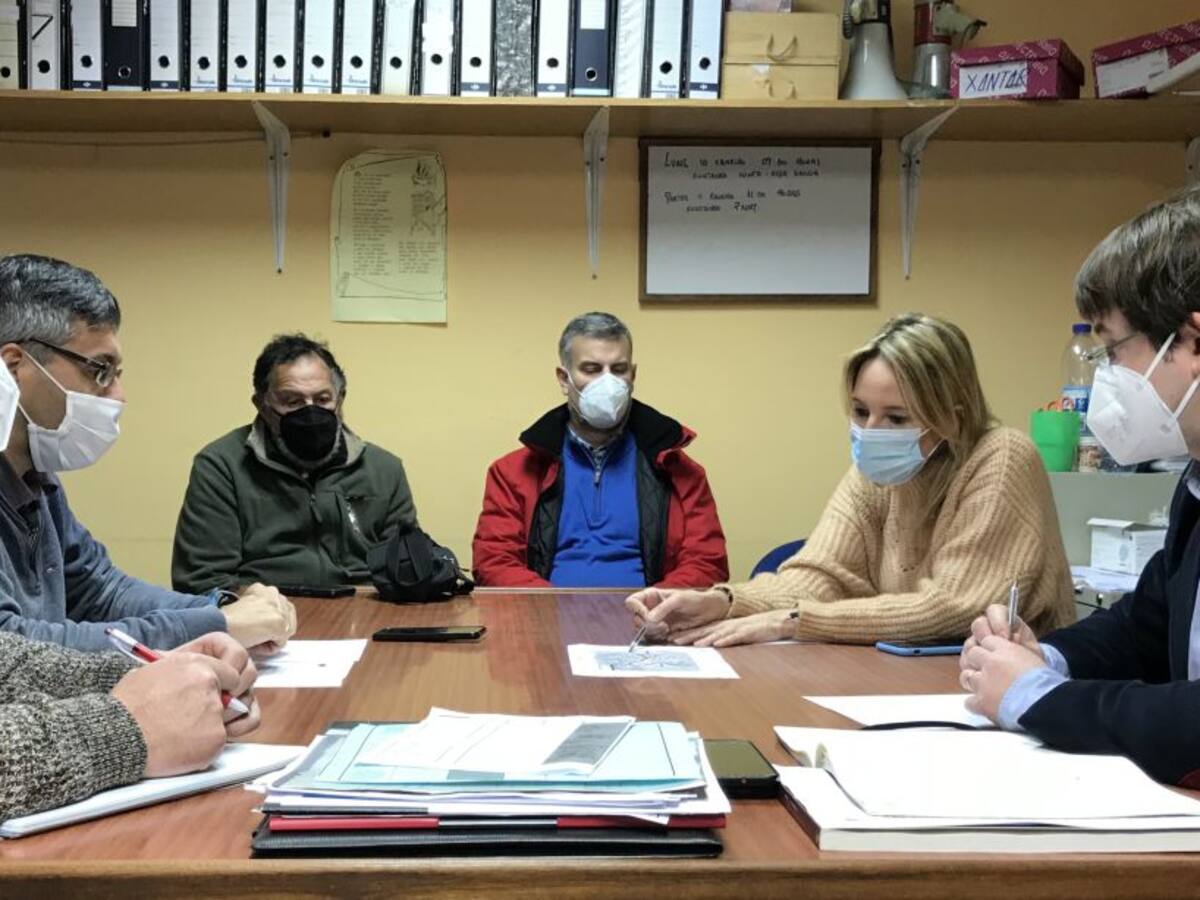 La Xunta informa a los vecinos de Teis de la primera fase del proyecto de humanización de la PO-323