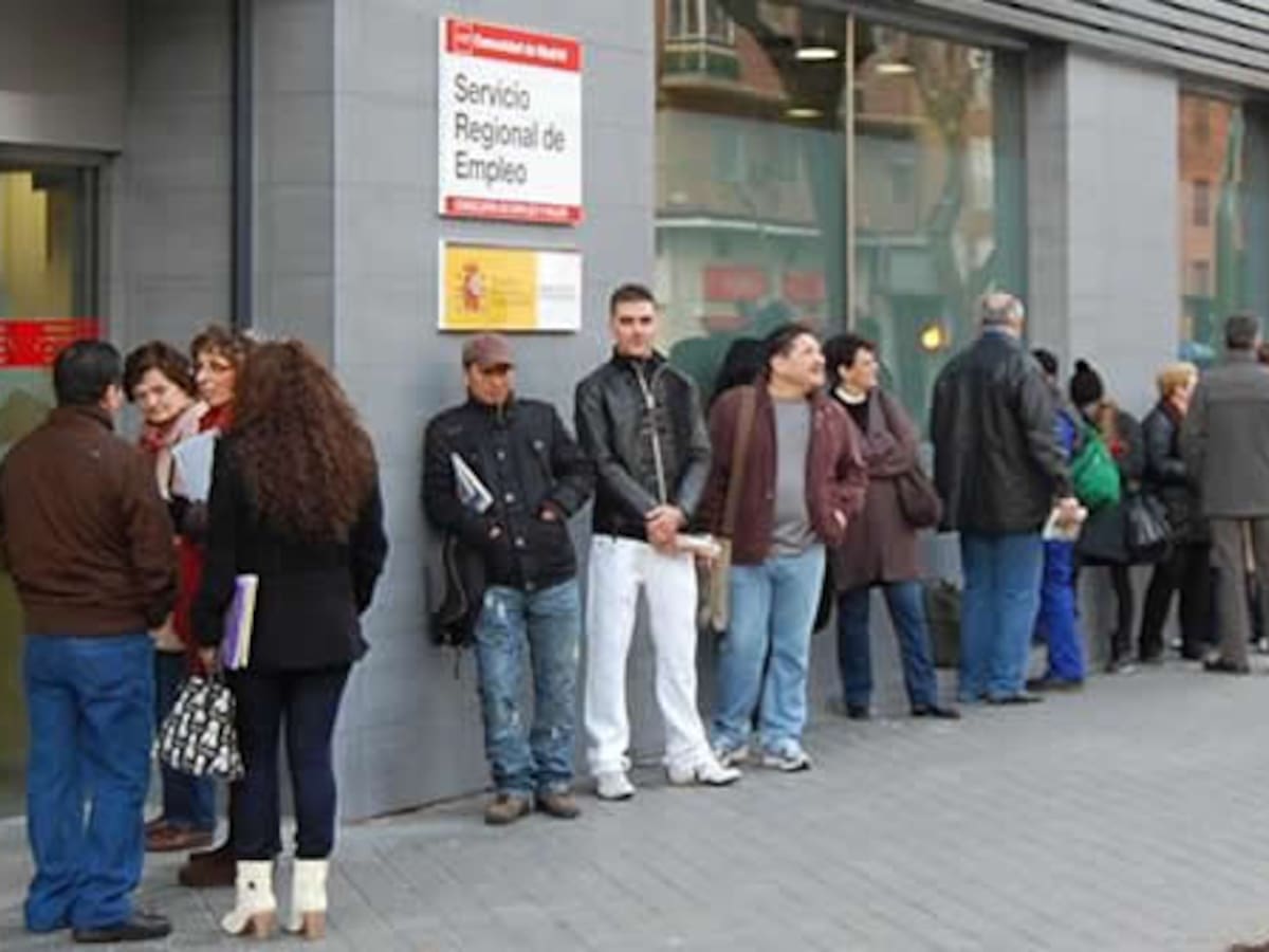 Los españoles disparan su pesimismo sobre la economía, según el barómetro del CIS