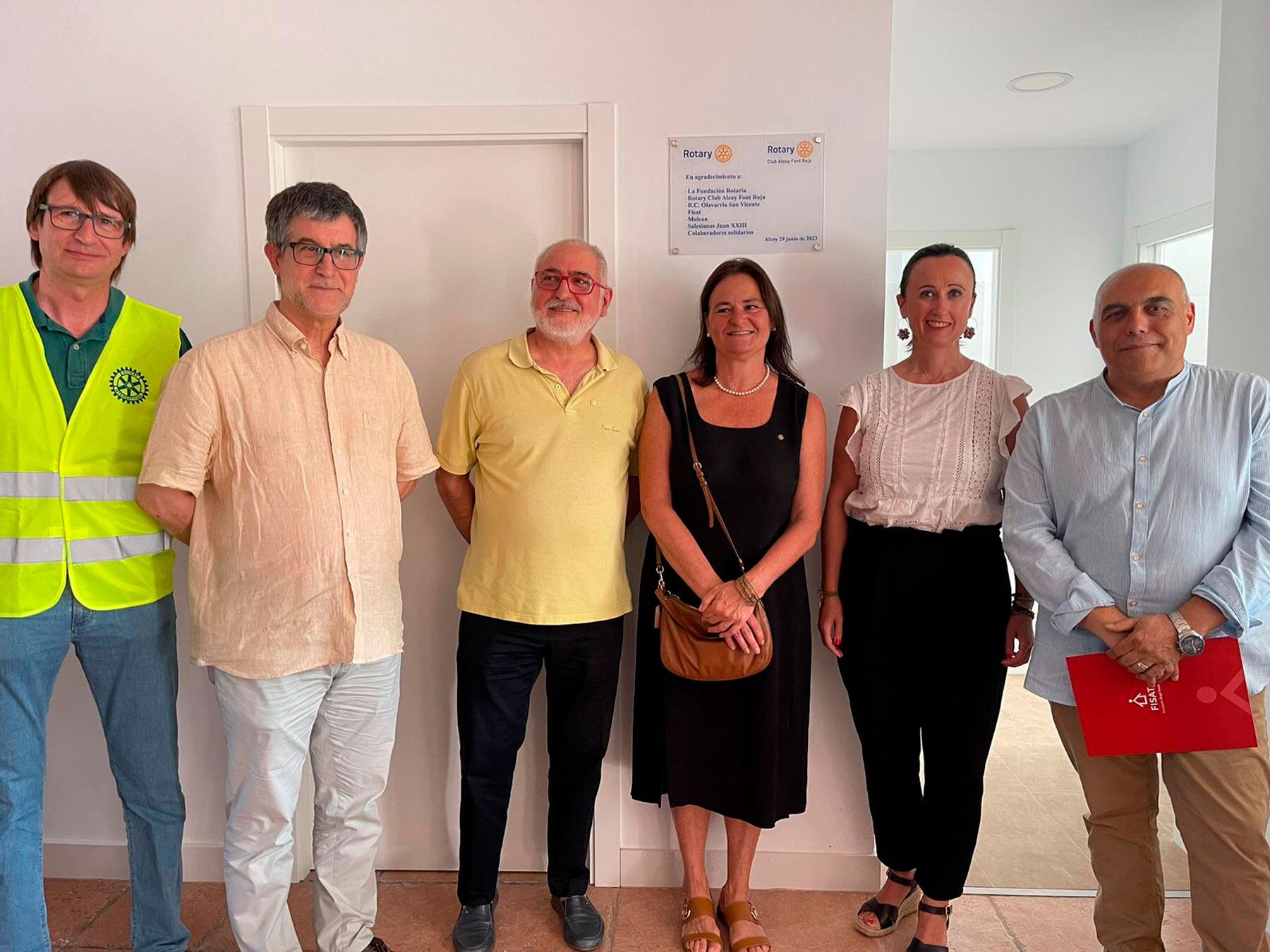 Las autoridades presentes durante el acto de presentación de las nuevas instalaciones del PAE Don Bosco
