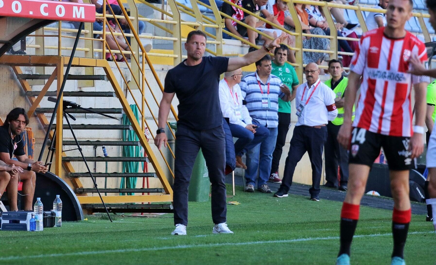 Curro se despide del banquillo del Reino