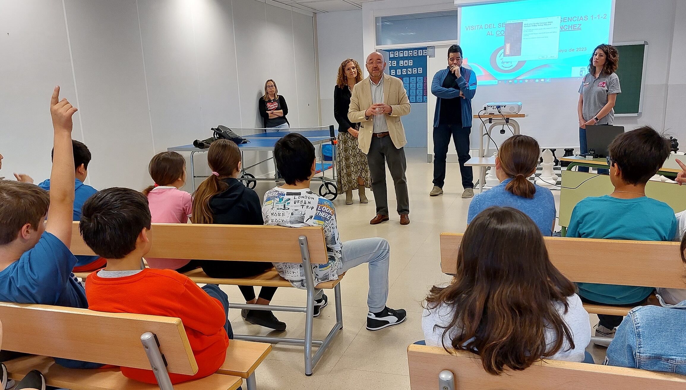 Visita Servicio 1-1-2 al CEIP de Galápagos/Foto JCMM