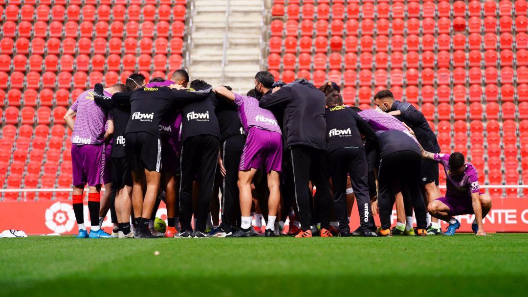 Conjura tras el entrenamiento.