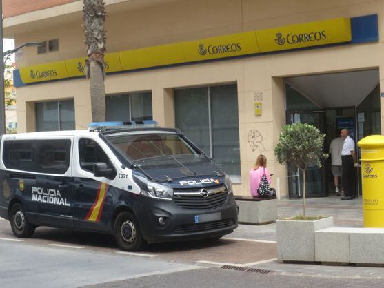 La Guardia Civil ha detenido hasta el momento a cuatro personas en una operación contra la compra de votos para las elecciones de este domingo en la localidad almeriense de Mojácar.