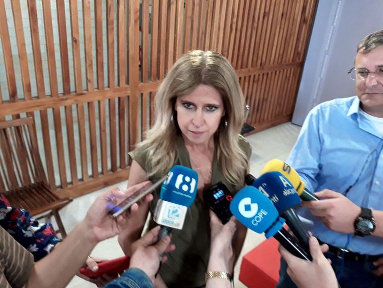 Eva Montesinos en la sala de prensa del Ayto Alicante 