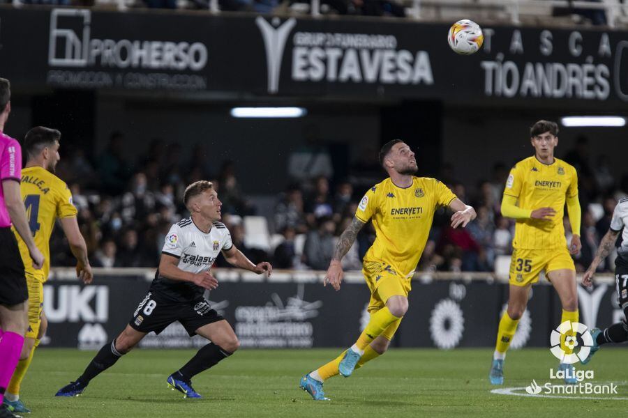 Jugadores del Cartagena y del Alcorcón