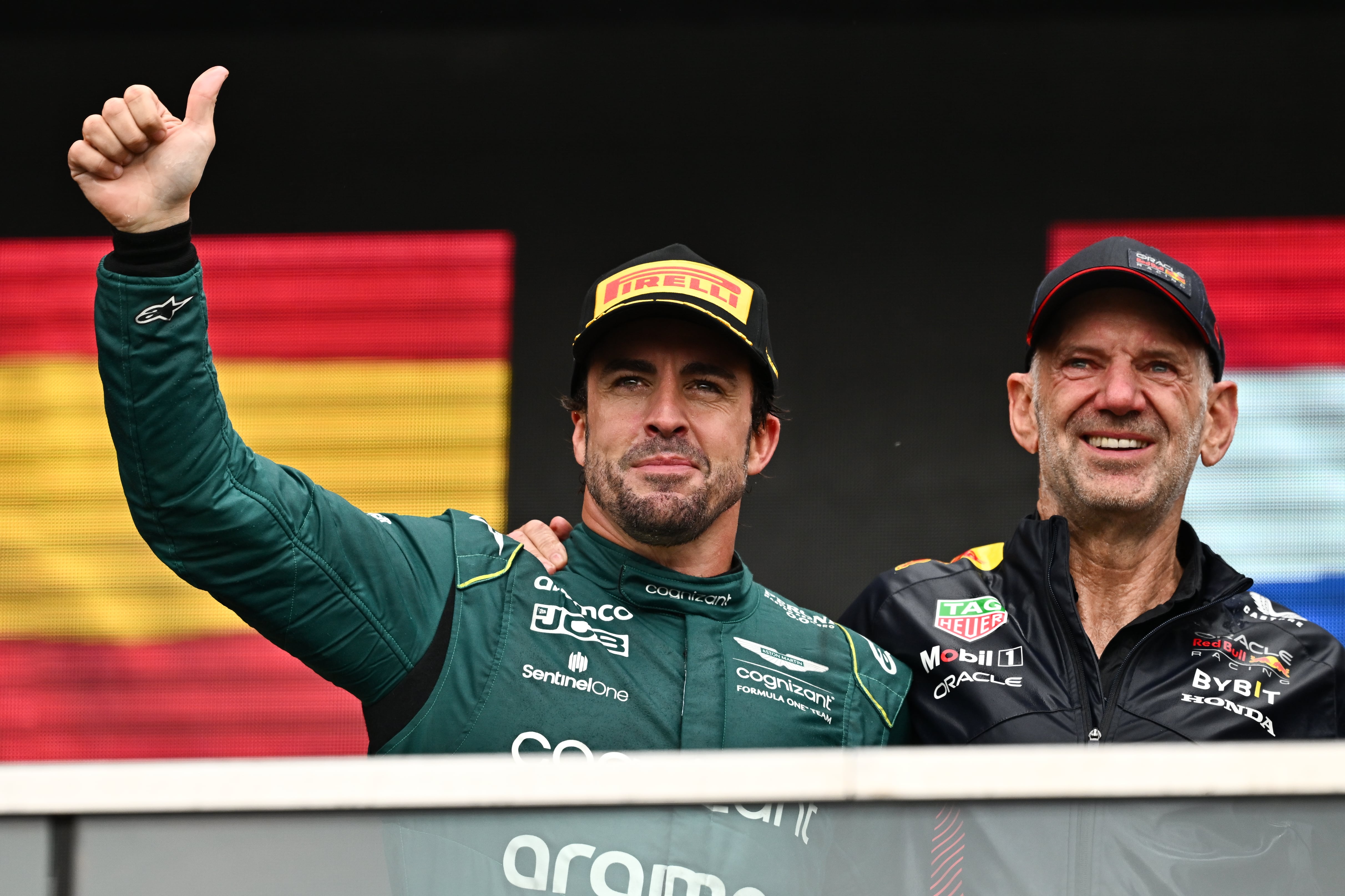 Adrian Newey y Fernando Alonso, juntos en el podio del GP de Canadá 2023