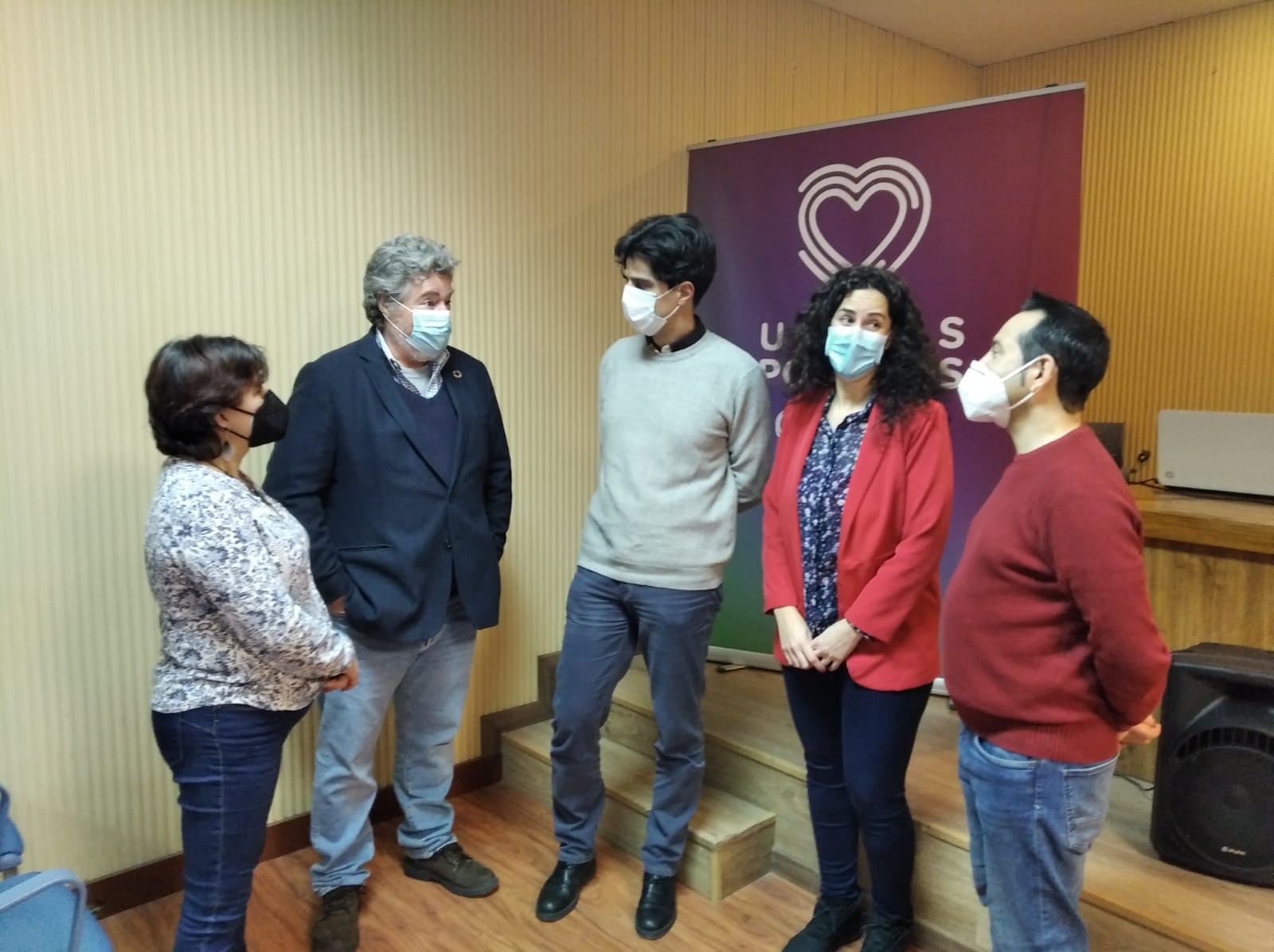 De izq a dcha: María Ángeles Pizarro, Juantxo López de Uralde, Juan Gascón, Vanesa González (edil de IU) y Andrés González (portavoz municipal de Podemos)