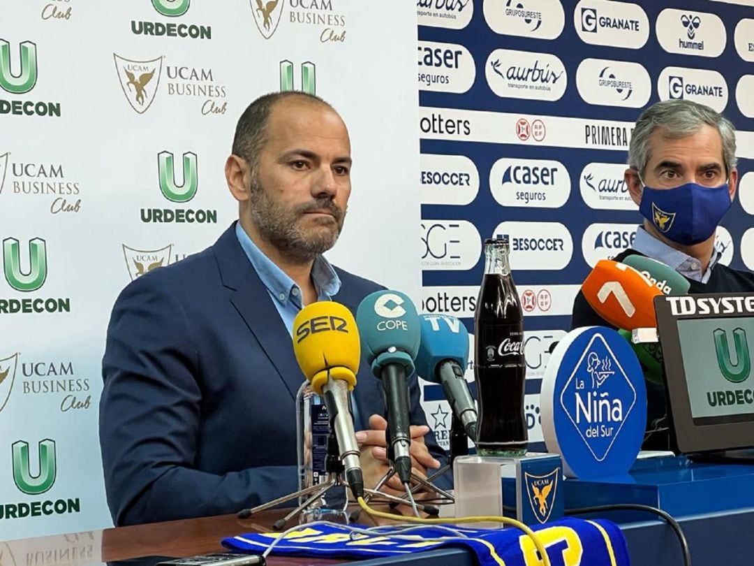 Salva Ballesta en su presentación como entrenador del UCAM Murcia CF