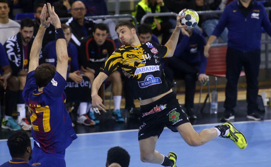 El Ademar no podrá retener a David Fernández