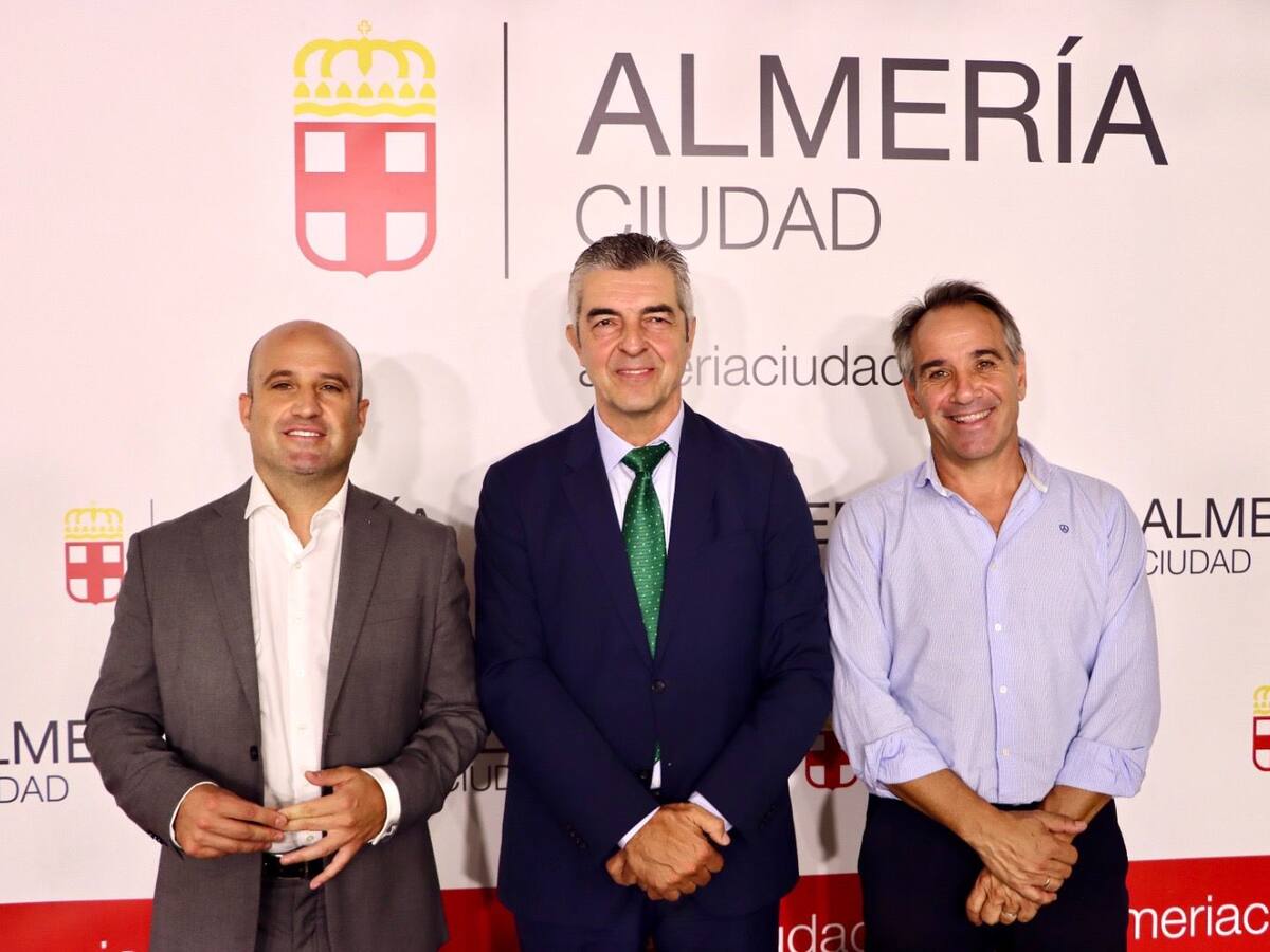 Ayuntamiento y Diputación arropan a Unicaja Costa de Almería