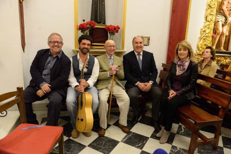 La presentación de &#039;Origen&#039;, de José Carlos Gómez, se produjo en la Capilla de Europa, en pleno centro de Algeciras.