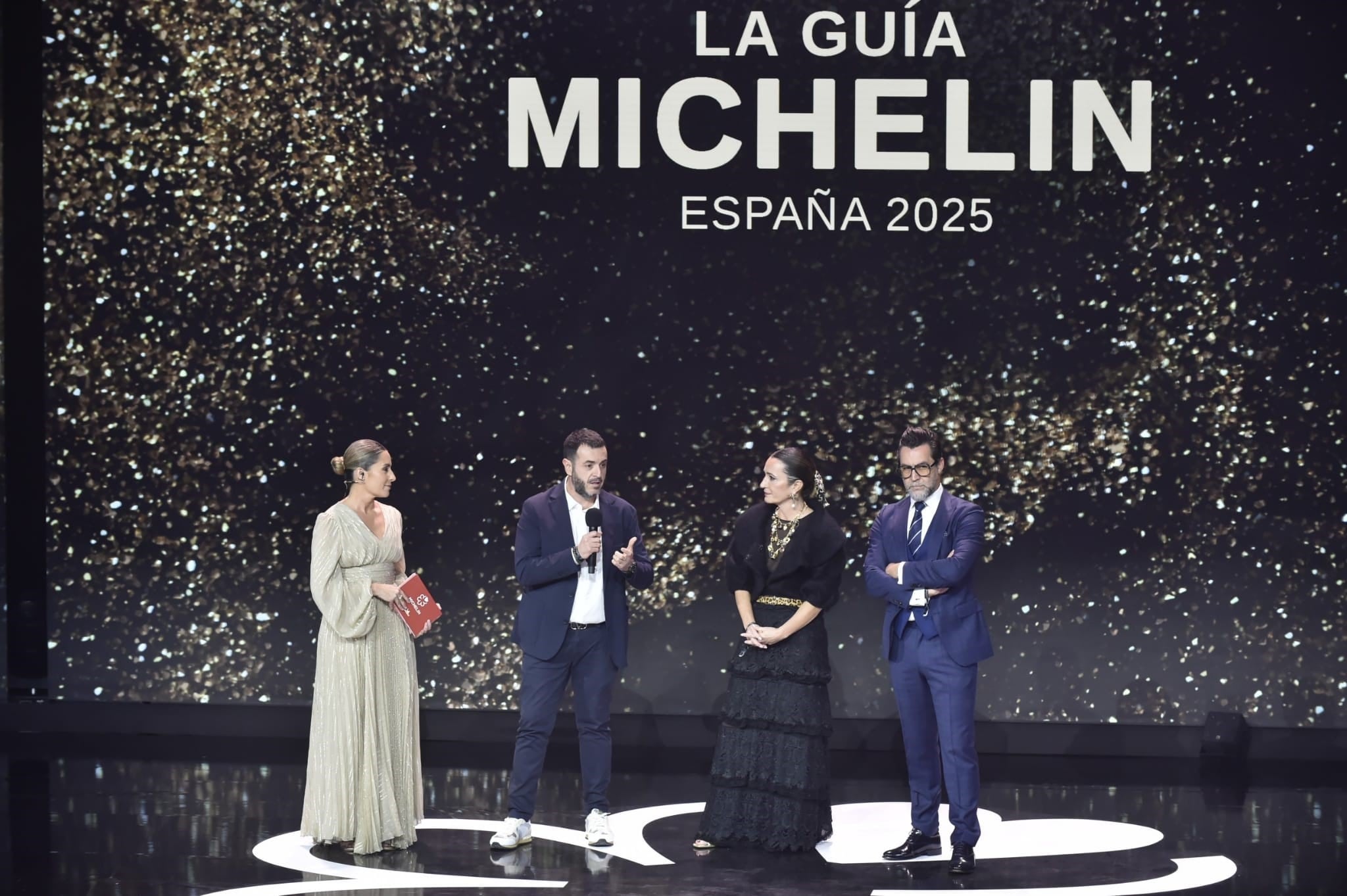 Presentadores de la gala de la Guía Michelin para 2025.