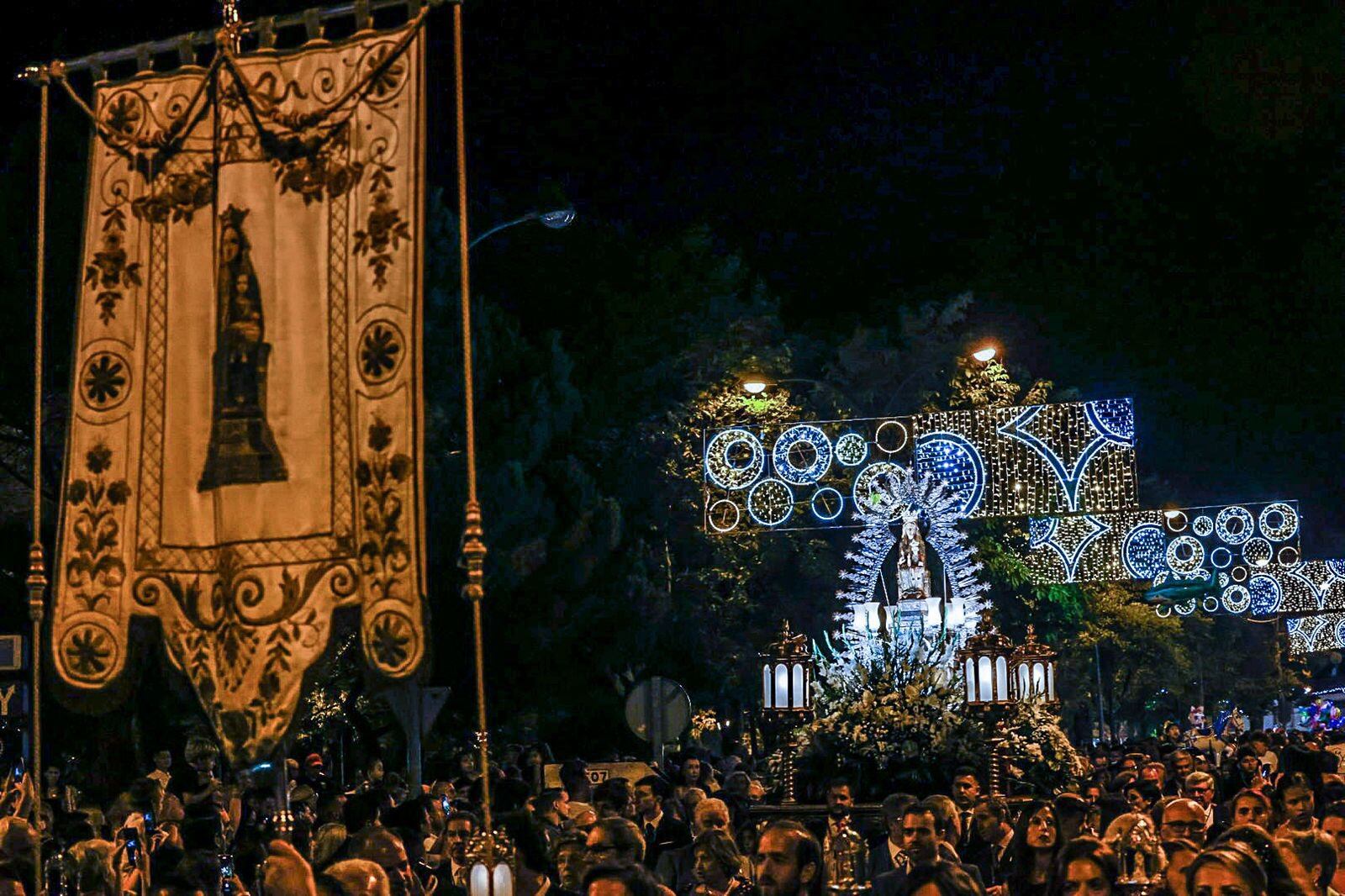 Procesión de la Virgen de los Remedios en las calles de Colmenar Viejo