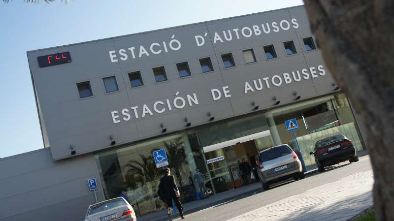 Imagen de archivo de la fachada de la estación de autobuses de Alicante