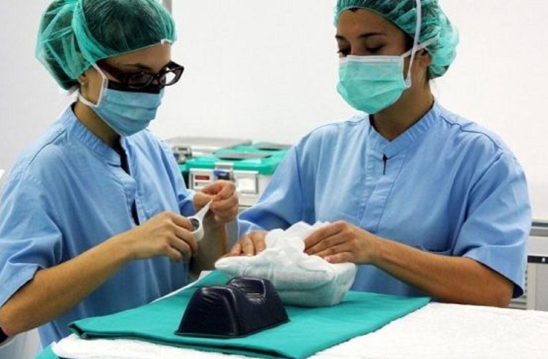 Sanitarias trabajando