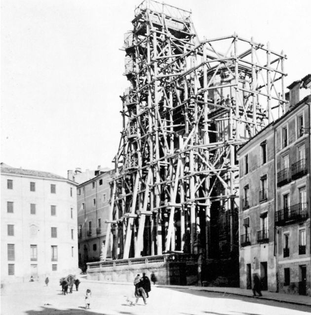 La catedral de Cuenca estaba en obras en 1921.