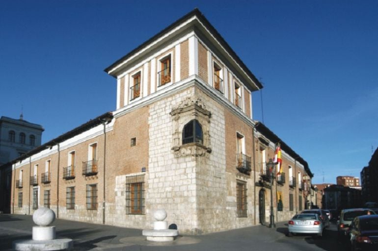 Palacio de Pimentel, sede de la Institución Provincial