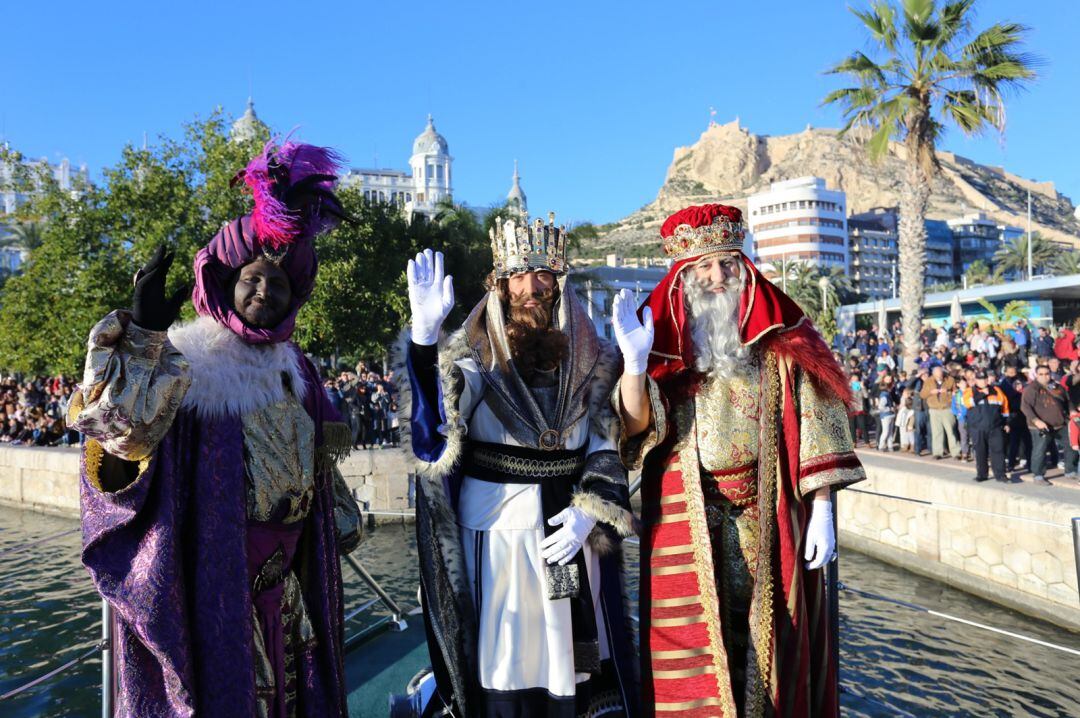 La llegada de los Reyes Magos al Puerto de Alicante el pasado año
