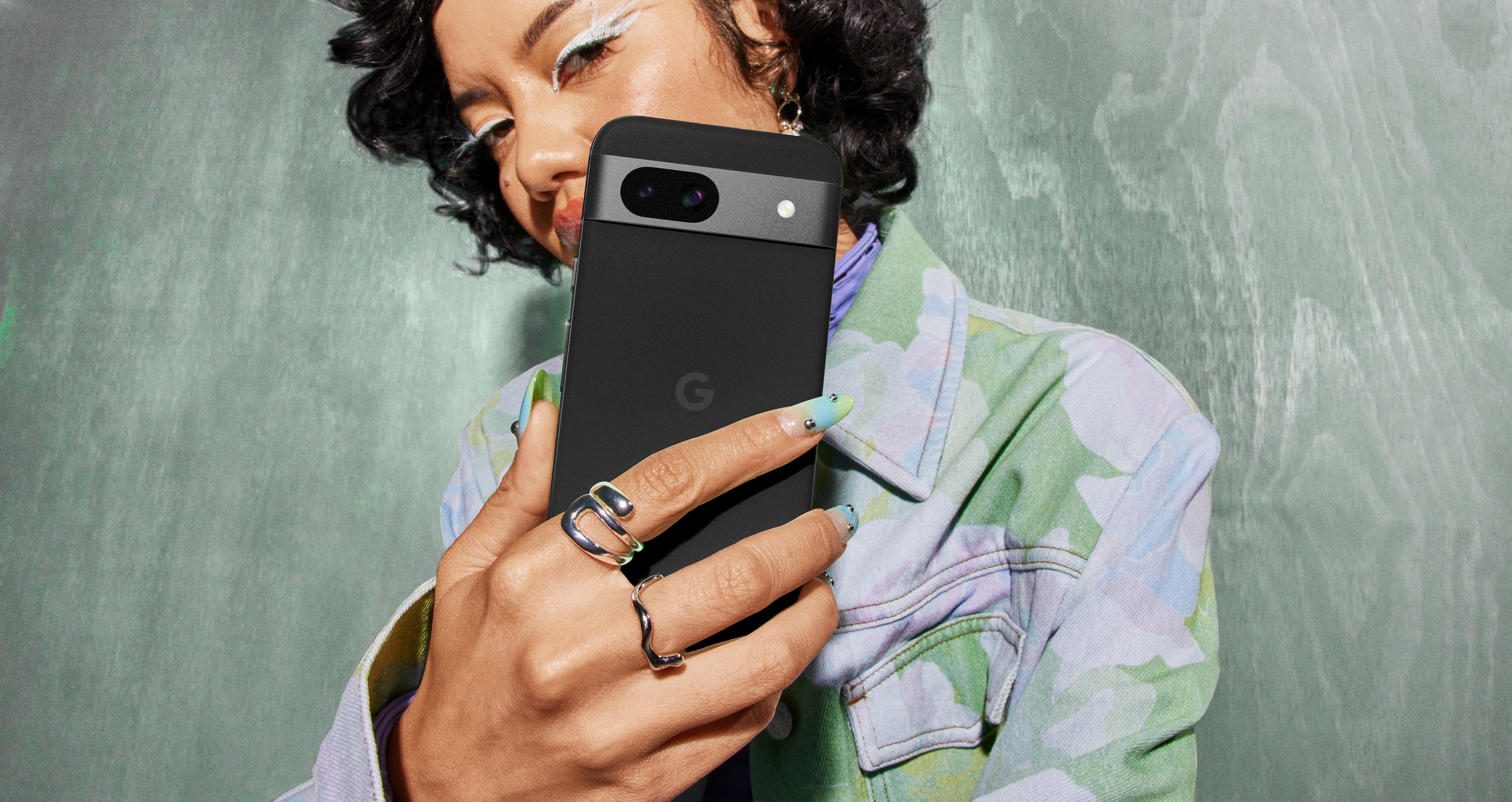 Así es el nuevo Google Pixel 8a.