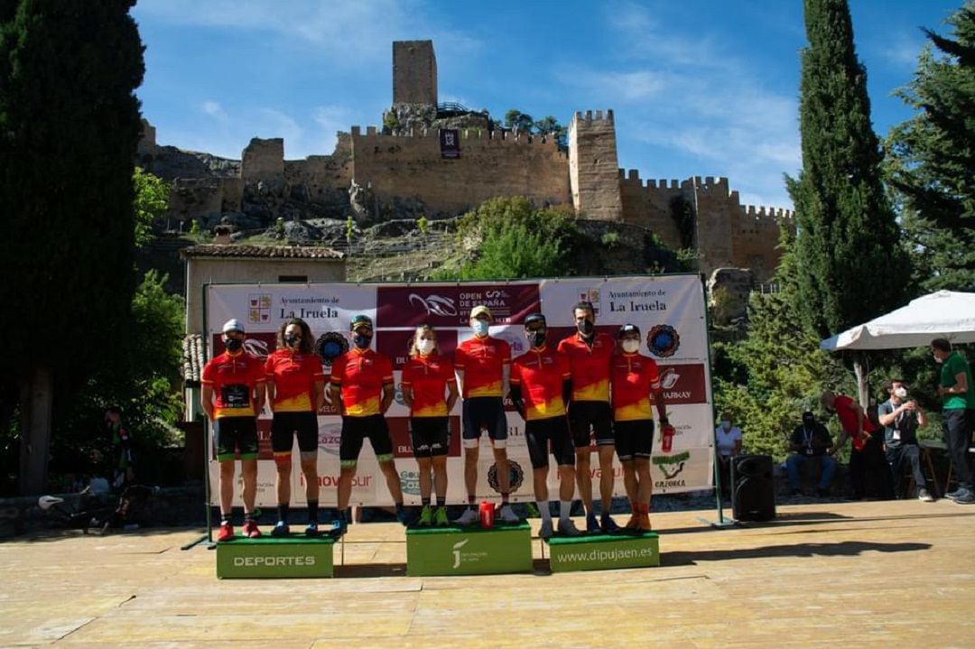 Podium ganadores de la Ultramaratón BTT de La Iruela en el Castillo