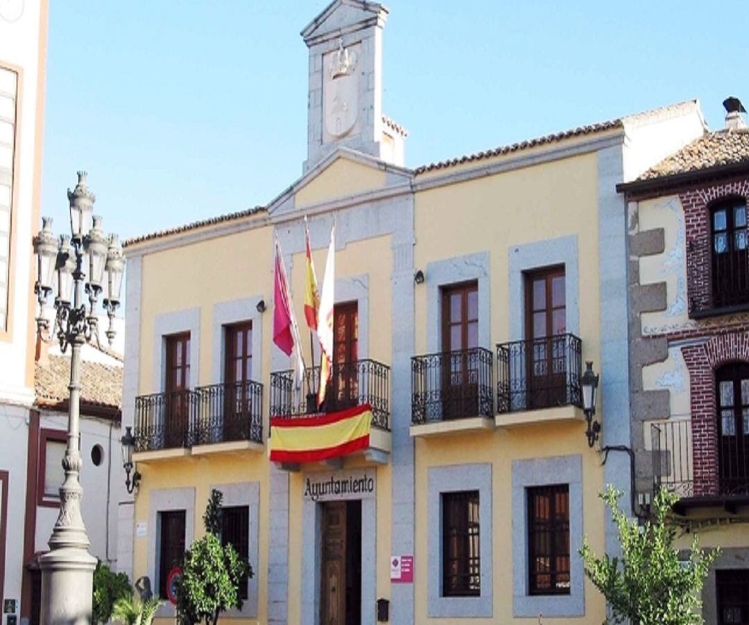 Plaza del Ayuntamiento de Navalcán