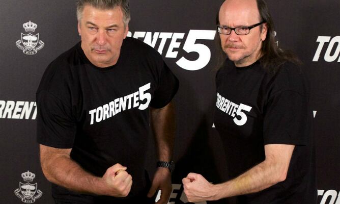 Alec Baldwin y Santiago Segura, durante la presentación de <i>Torrente 5, operación Eurovegas</i>.