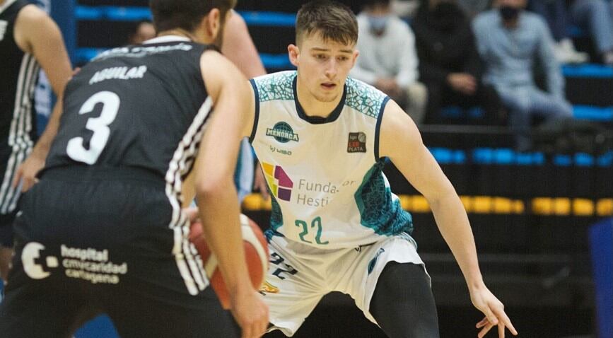 El base ha renovat pel club illenc amb l'objectiu de guanyar-se més minuts que els que va tenir la passada campanya.