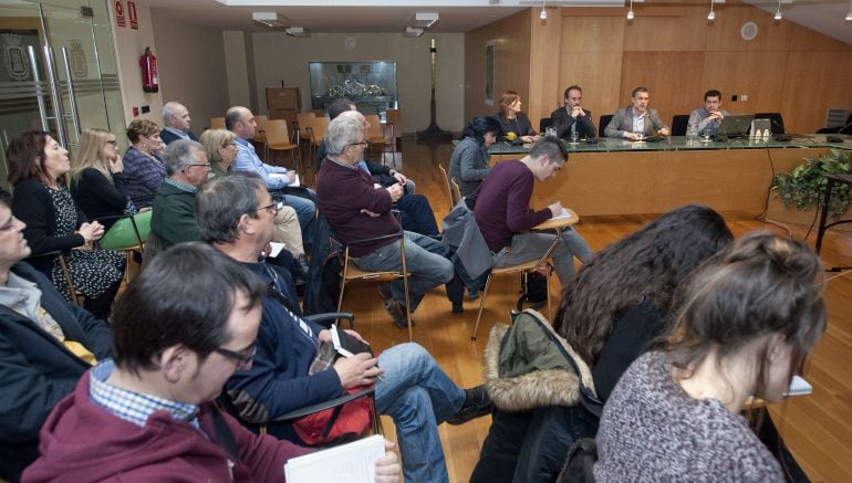 Presentación de la bolsa de alquiler de viviendas a los representantes municipales de la Zona Media