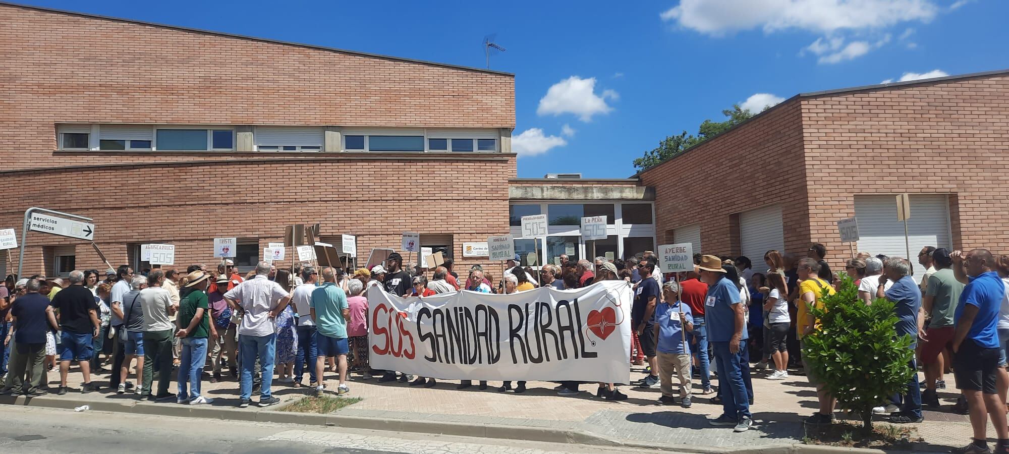 Anterior concentración en Ayerbe de SOS Sanidad Rural