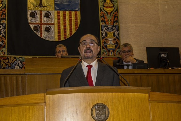 Lambán durante su discurso en las Cortes de Aragón