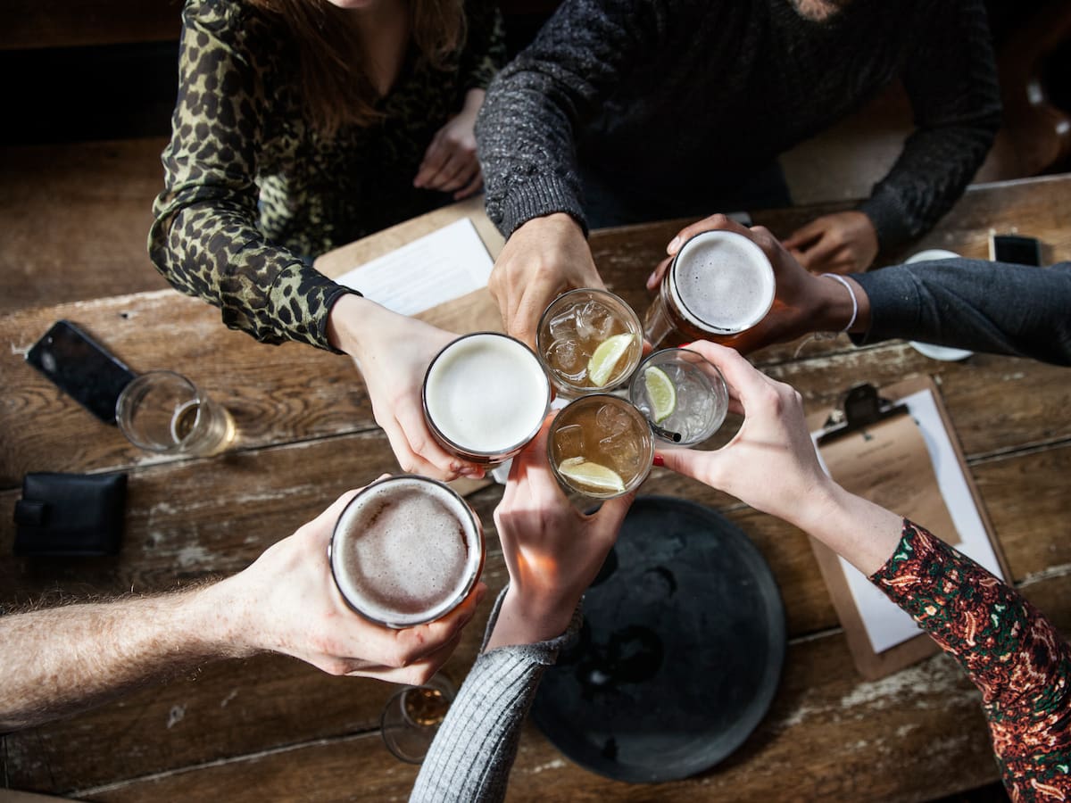 Escuela de verano | Los brindis y los bikinis