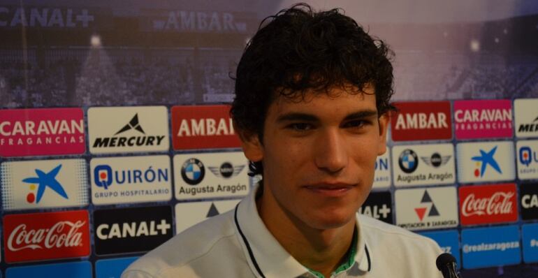 Jesús Vallejo en su primera rueda de prensa de pretemporda.