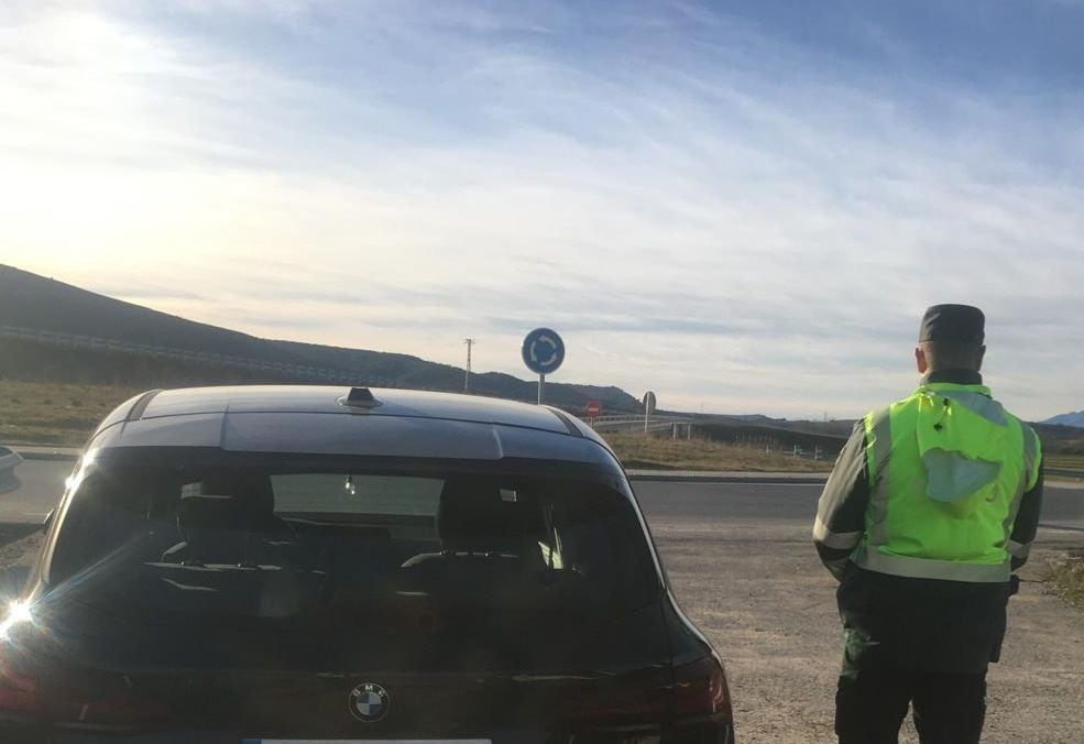 La Guardia Civil de Palencia investiga a un conductor que circulaba a 200KM/H y drogado