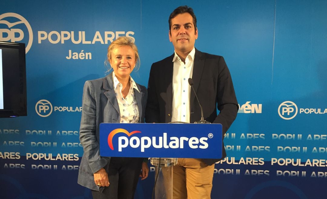 María Luisa del Moral y Juan Diego Requena posan ante el objetivo de Cadena SER Jaén