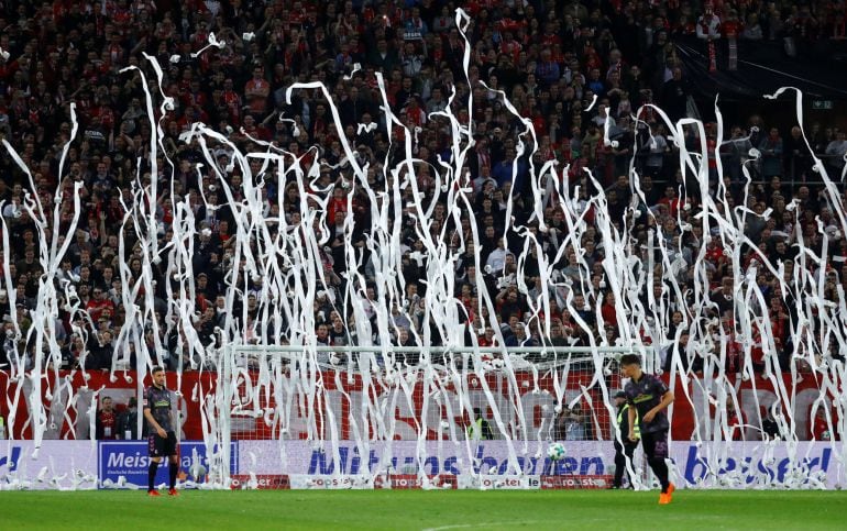 Protesta de los aficionados del Mainz por jugar el lunes