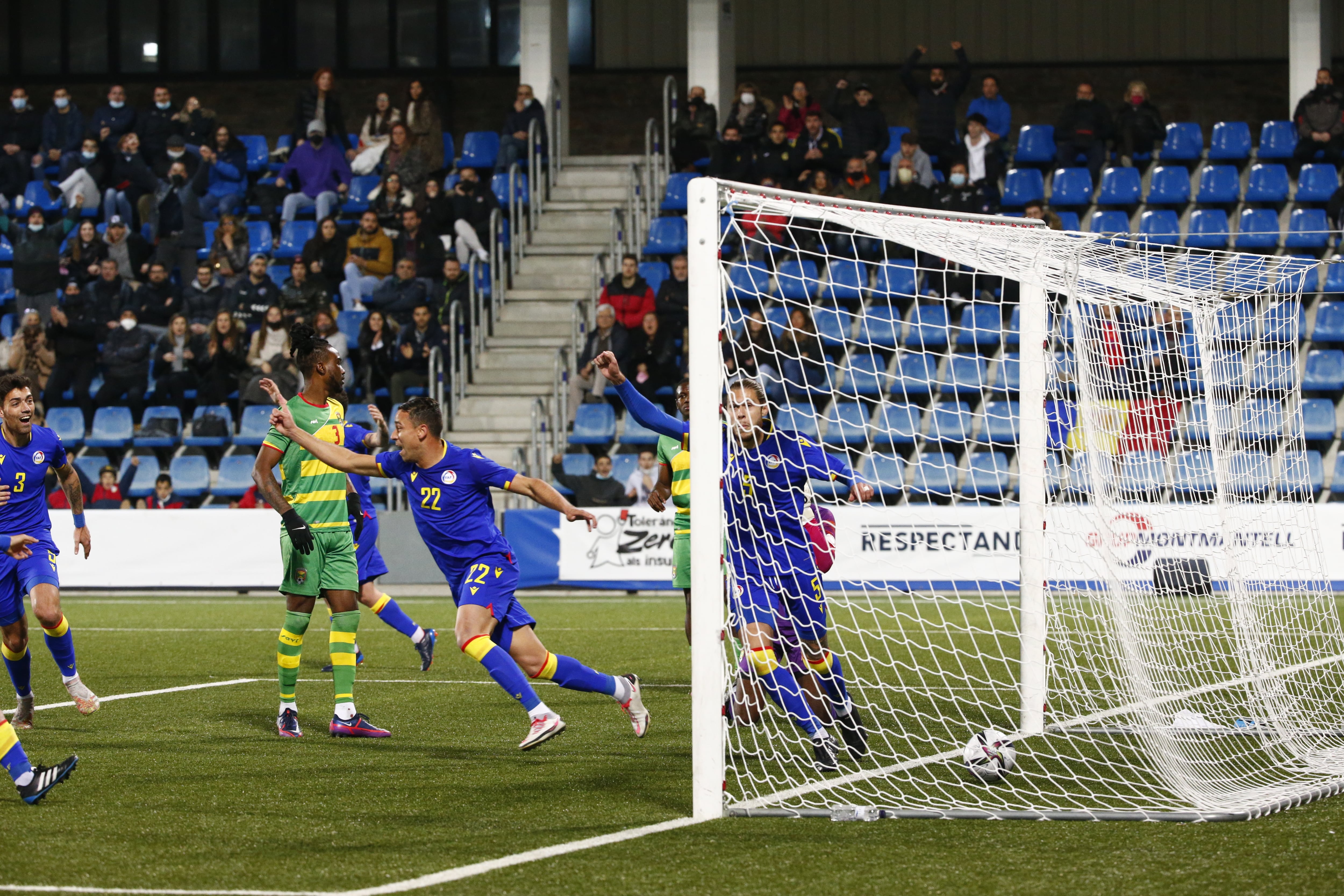 Victòria per la mínima de la selecció de futbol contra Grenada
